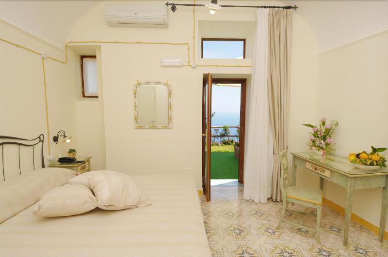 Degli Dei Bed & Breakfast